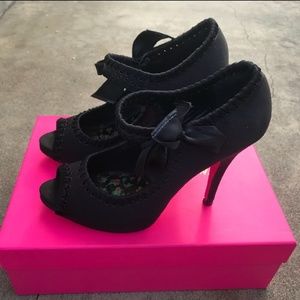 Betsey Johnson Black Satin Heels